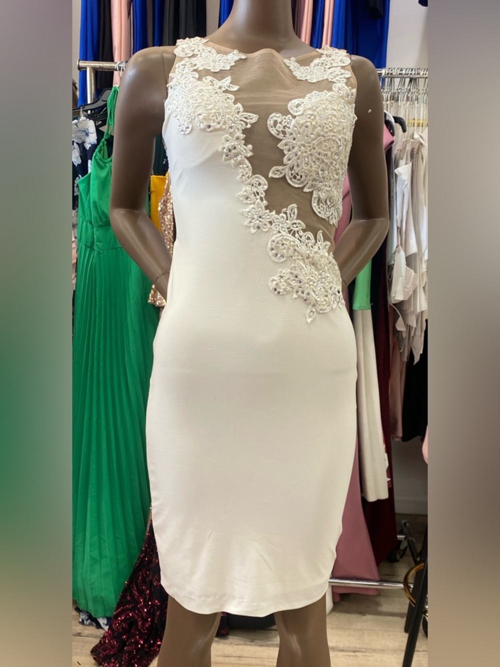 Above the knee whithe dress